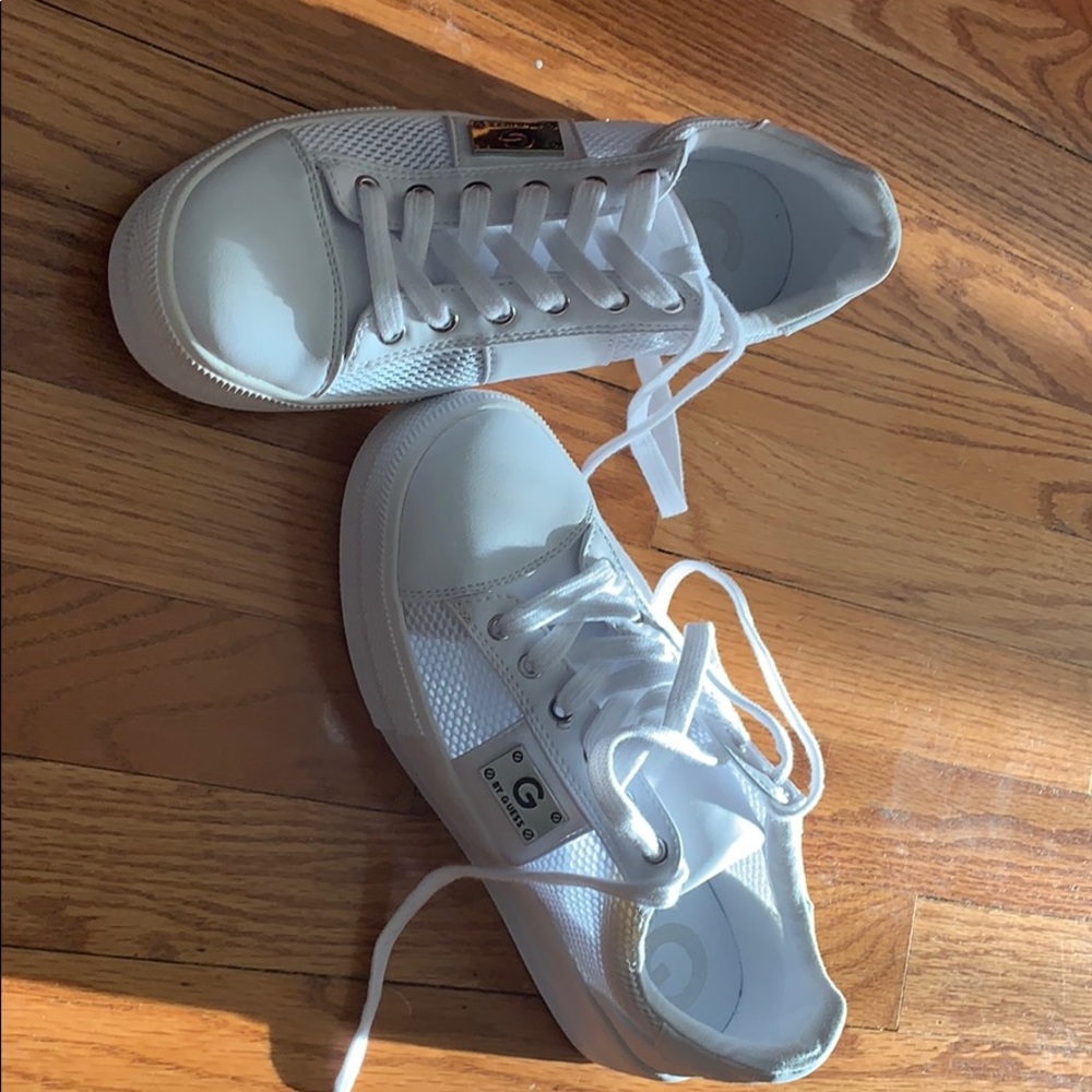 G by Guess”corny”sneakers in white